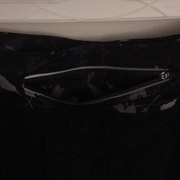 Black running shorts with inner spandex - Picture 3 of 3